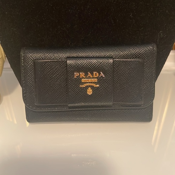 Authentic Prada Key Case 6 Rows Saffiano Fiocco Nero with COA π€π€ - Picture 8 of 9